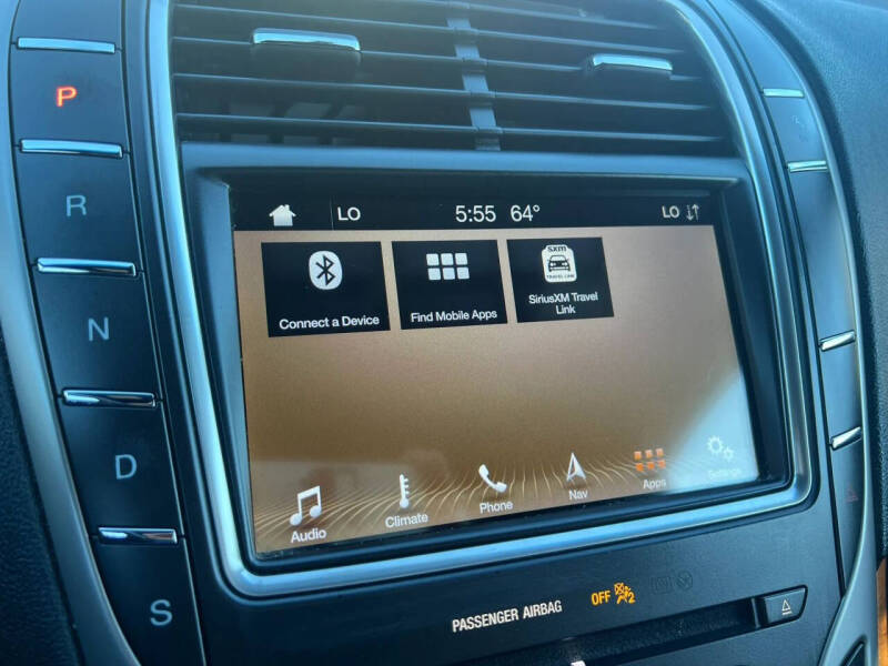 2019 Lincoln Nautilus Select