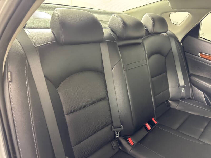 2018 Kia Cadenza Technology