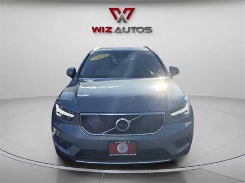 2022 Volvo XC40 T5 Momentum