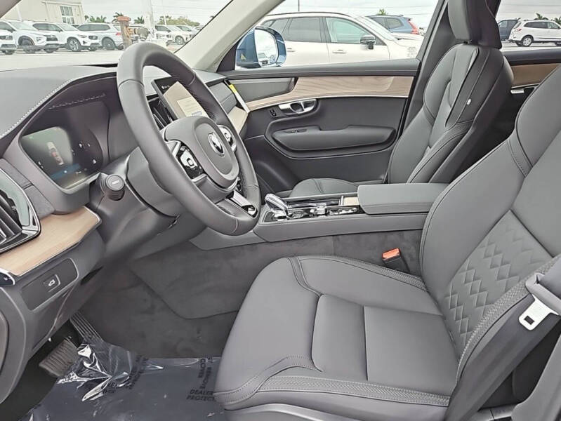 2025 Volvo XC90 B6 Plus Bright Theme 7P