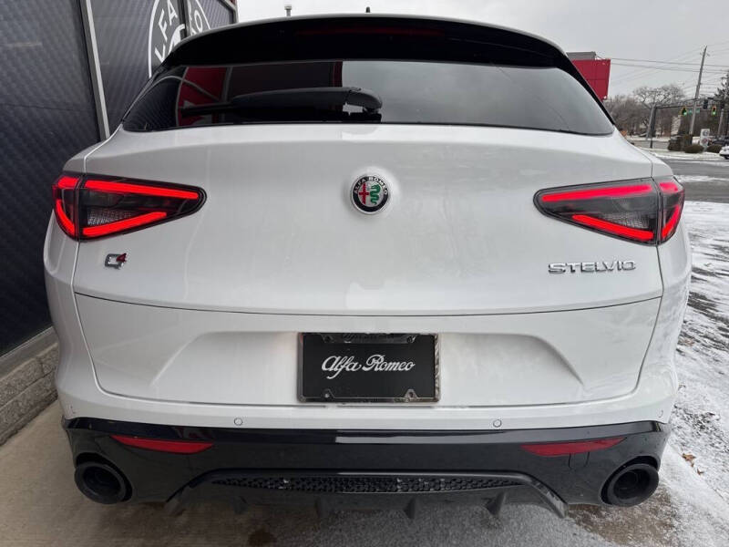 2025 Alfa Romeo Stelvio