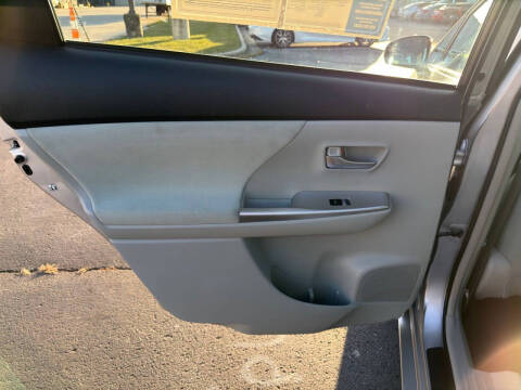 2012 Toyota Prius v Two