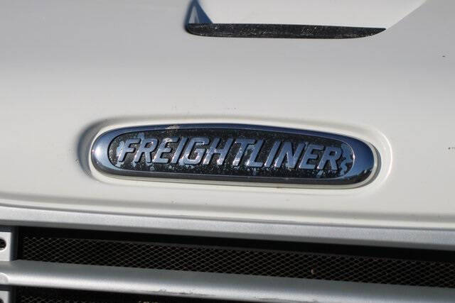 2015 Freightliner M2 106