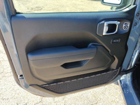 2025 Jeep Gladiator Sport