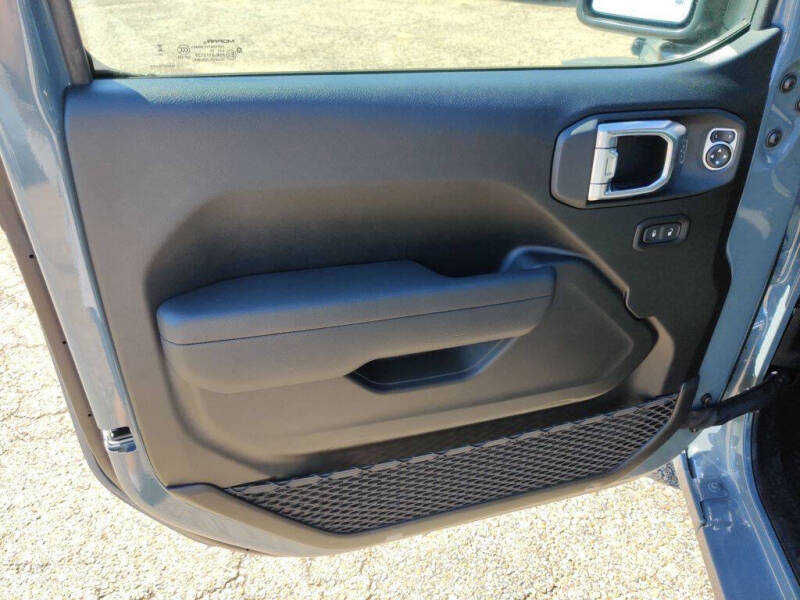 2025 Jeep Gladiator Sport