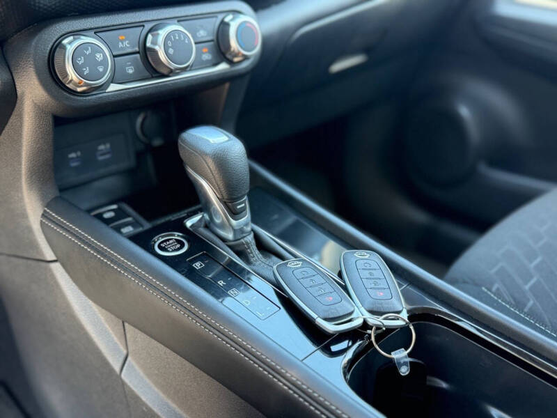 2024 Nissan Kicks SV
