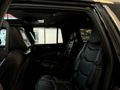 2019 Cadillac Escalade Platinum