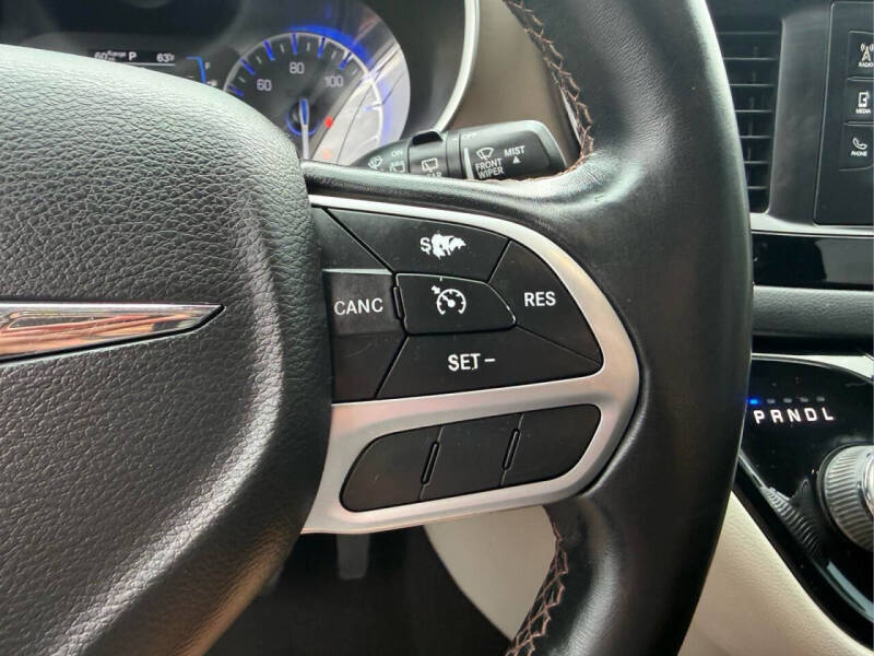 2017 Chrysler Pacifica Touring-L
