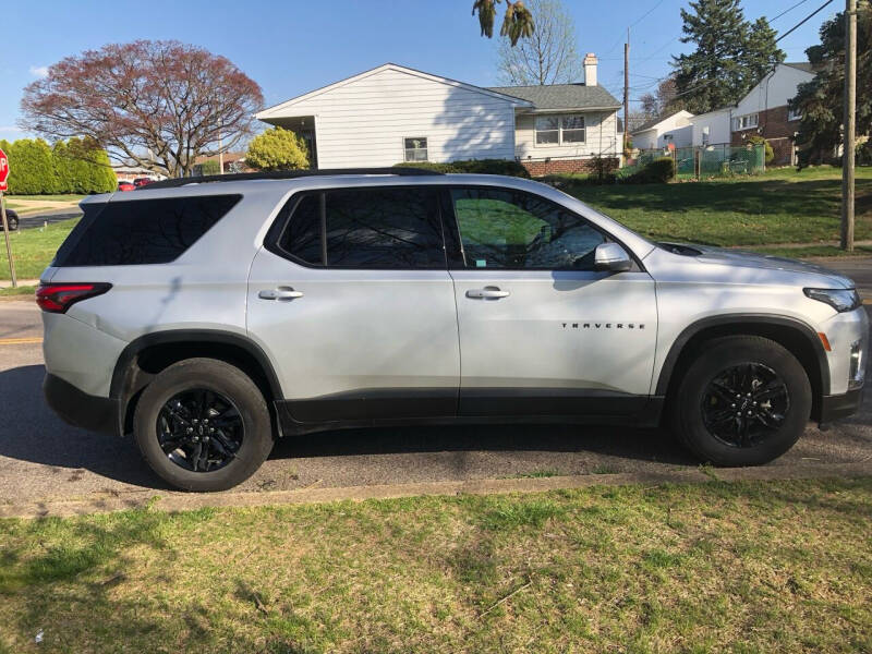 2022 Chevrolet Traverse LT Cloth