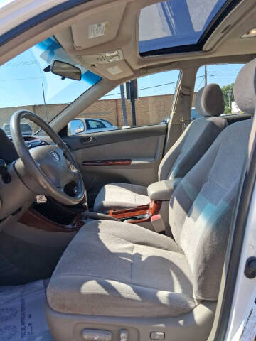 2004 Toyota Camry LE