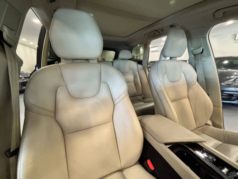 2019 Volvo XC60 T5 Momentum