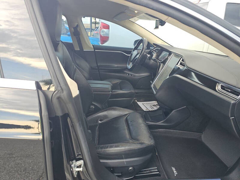 2015 Tesla Model S 70D