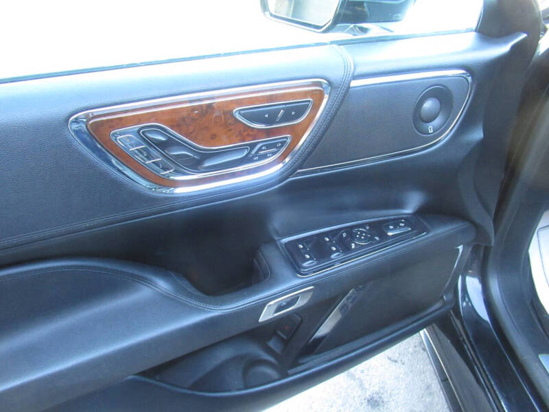 2017 Lincoln Continental Reserve