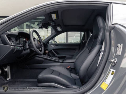 2025 Porsche 911 Carrera