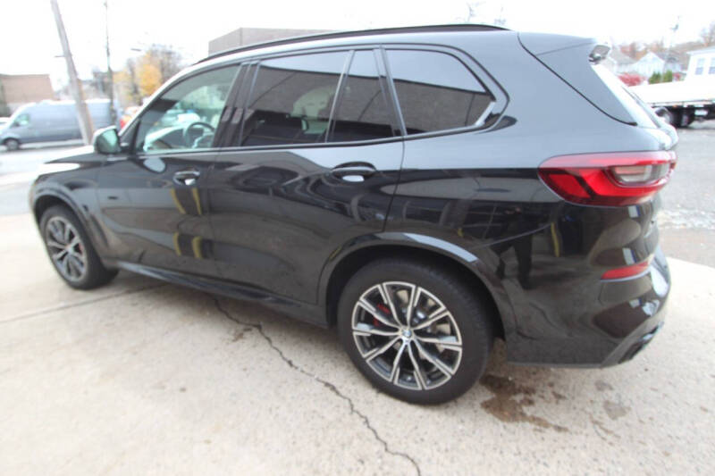 2022 BMW X5 M50i photo 4