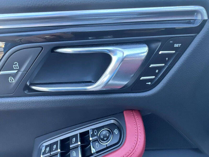 2022 Porsche Macan
