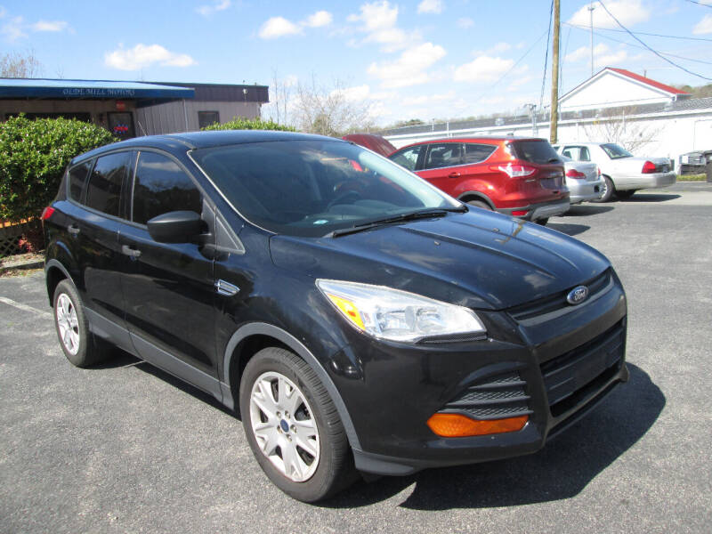 2016 Ford Escape S photo 2