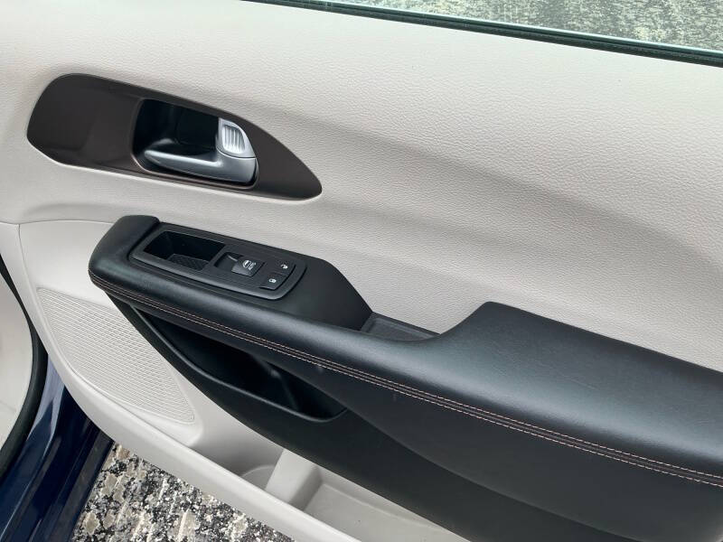 2019 Chrysler Pacifica Touring L Plus