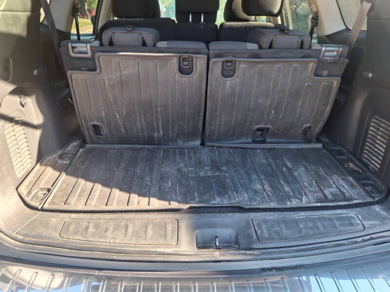 2017 Nissan Pathfinder SV