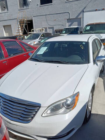 2013 Chrysler 200 for sale at ST LOUIS AUTO CAR SALES in Saint Louis MO