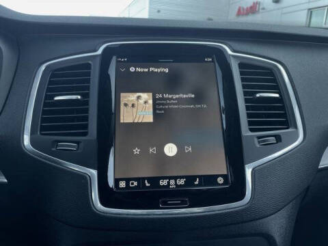 2025 Volvo XC90 B5 Core Bright Theme