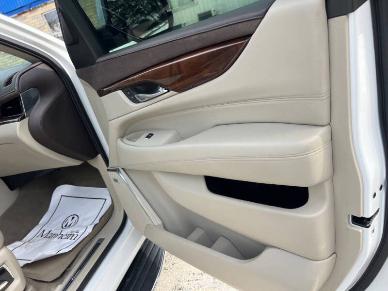 2017 Cadillac Escalade Standard