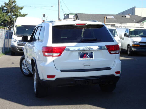 2011 Jeep Grand Cherokee Laredo X