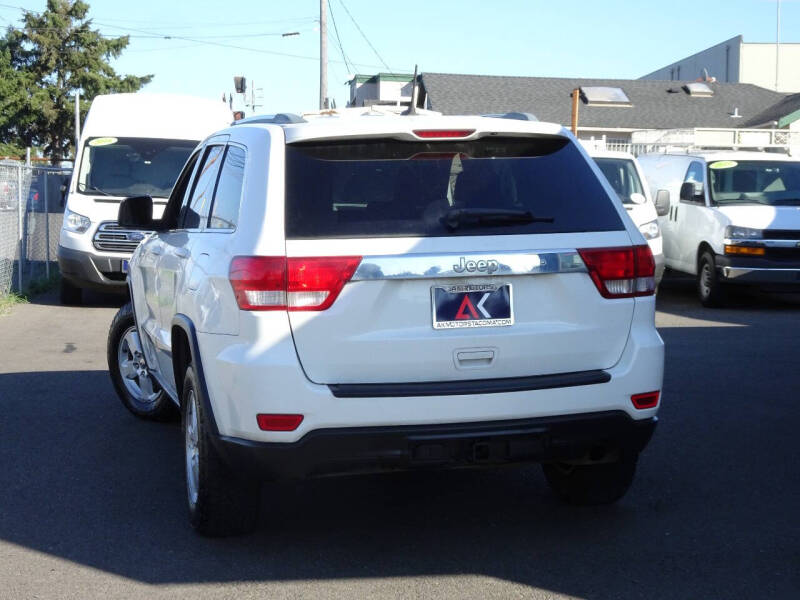 2011 Jeep Grand Cherokee Laredo X
