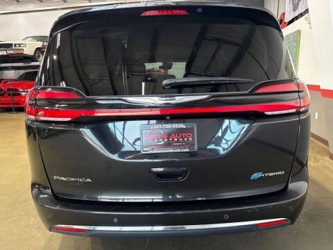 2024 Chrysler Pacifica Plug-In Hybrid Select