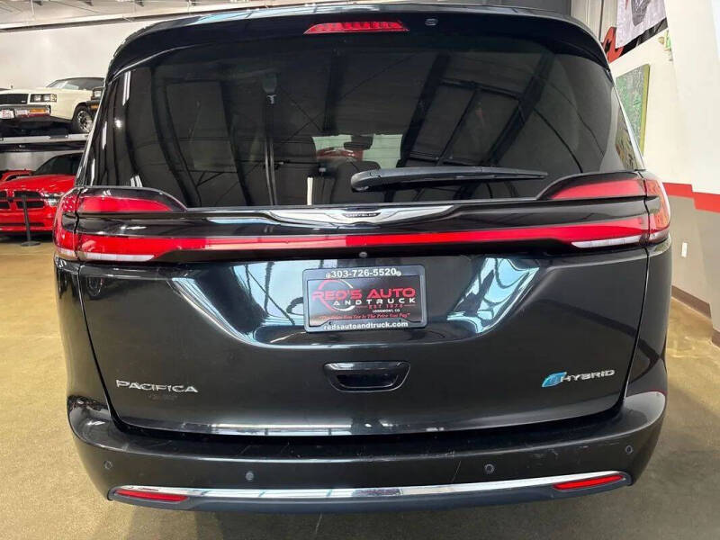 2024 Chrysler Pacifica Plug-In Hybrid Select