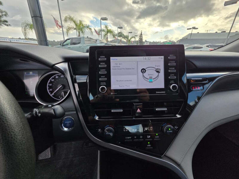 2023 Toyota Camry Hybrid LE