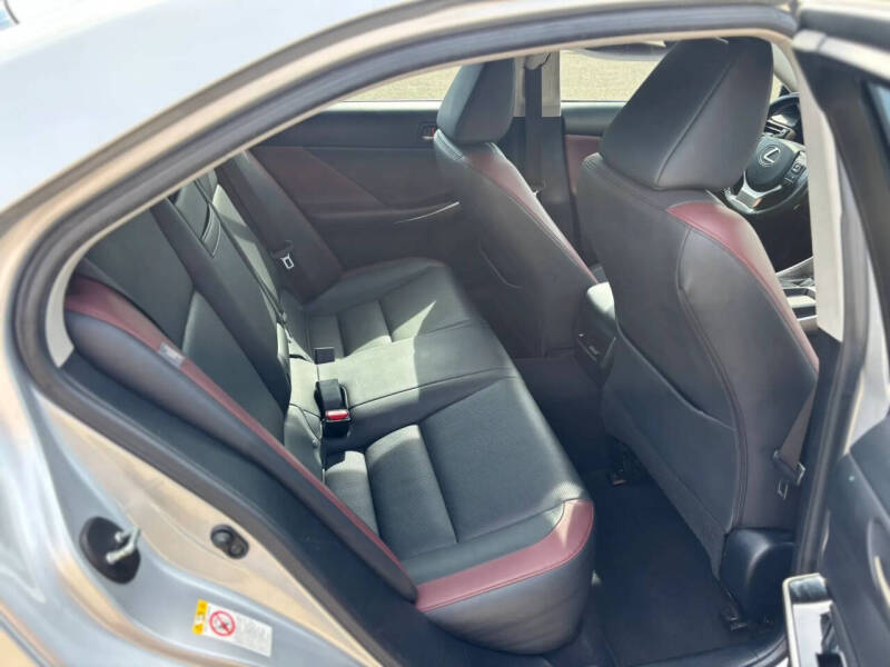 2017 Lexus IS 200t