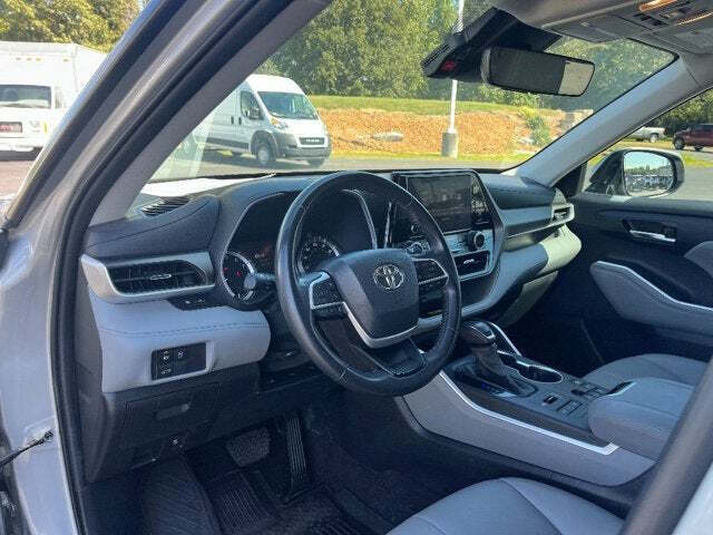 2023 Toyota Highlander 38