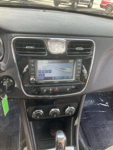 2011 Chrysler 200 Limited