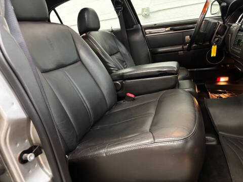 2006 Lincoln Town Car Signature Limited