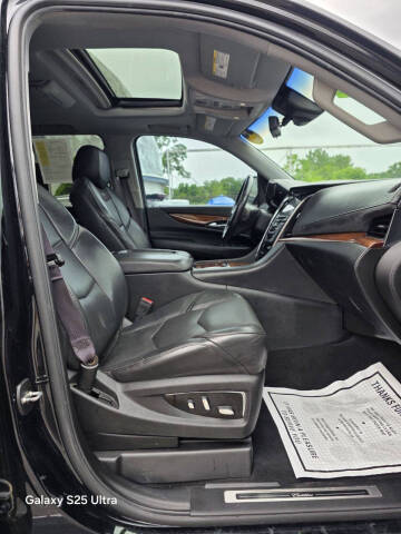 2017 Cadillac Escalade Luxury