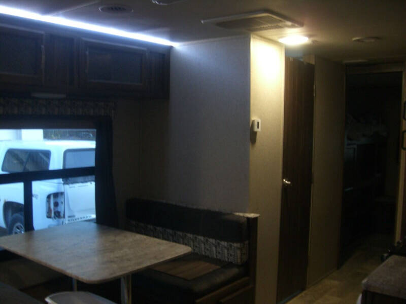 2017 Coachmen RV APEX 300BHS