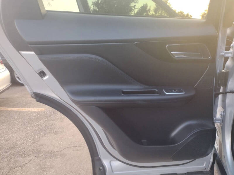 2018 Jaguar F-PACE 25t Premium