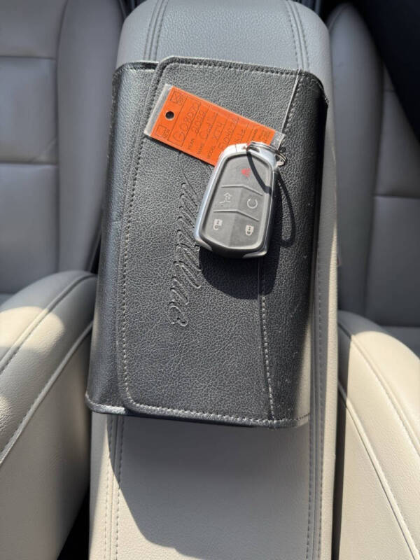 2022 Cadillac XT4 Premium Luxury