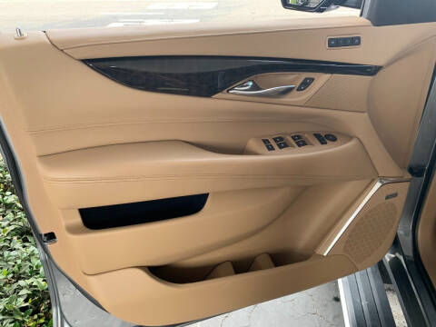 2018 Cadillac Escalade Platinum