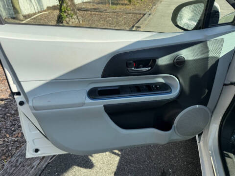2013 Toyota Prius c Two