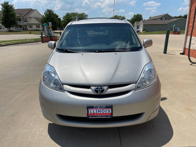 2008 Toyota Sienna for sale at Illinois Auto Wholesalers in Tolono, IL