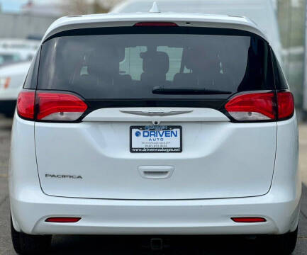 2017 Chrysler Pacifica LX