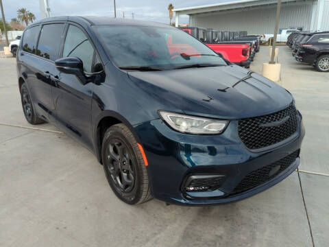2022 Chrysler Pacifica Hybrid for sale at Finn Auto Group in Blythe CA