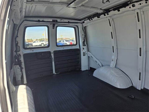 2025 Chevrolet Express 2500