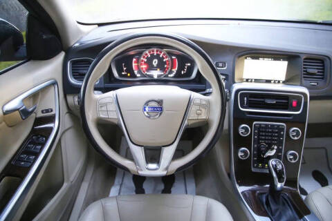 2016 Volvo V60 T5 Drive-E Premier