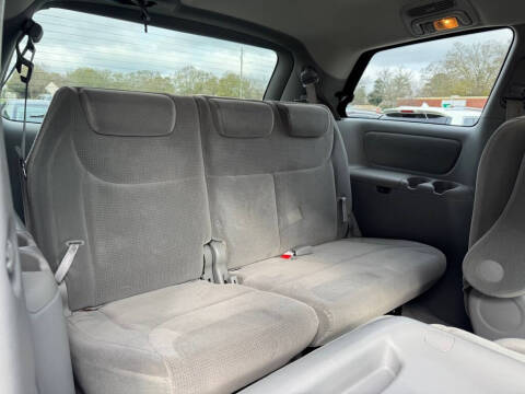 2005 Toyota Sienna LE 7 Passenger