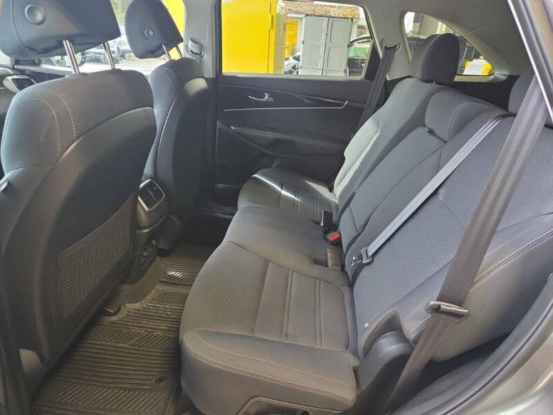 2017 Kia Sorento LX