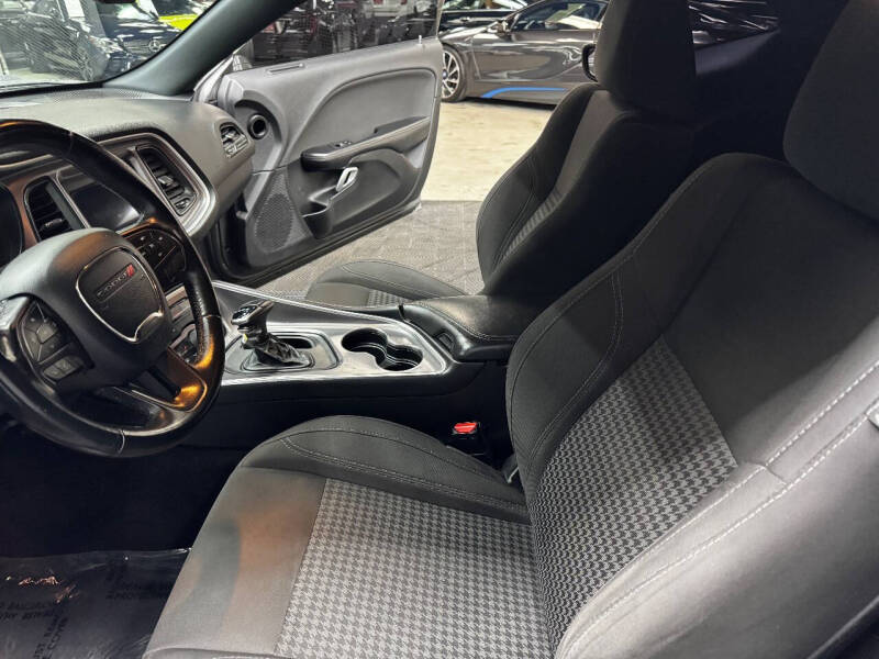 2019 Dodge Challenger SXT