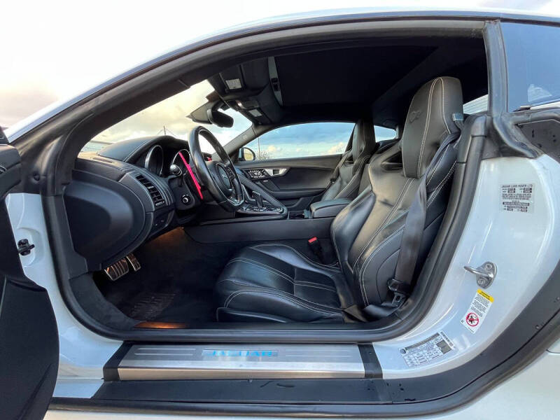 2016 Jaguar F-TYPE R